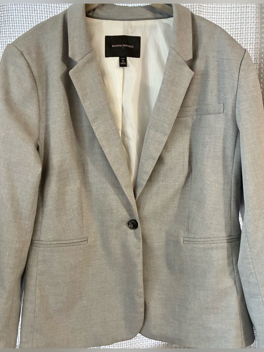 Banana Republic Casual Gray Blazer Sz 16P lined Pockets Office Business man Chic